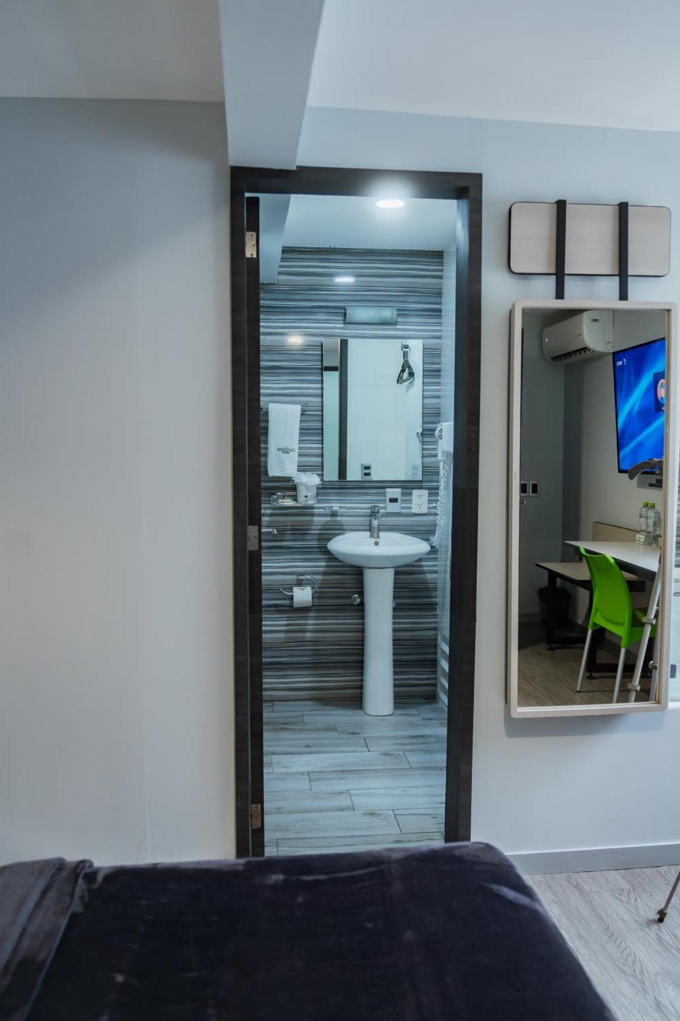 Hotel Lemon Green -Zona Expo Frente Al Centro De Convenciones Guadalajara Eksteriør billede